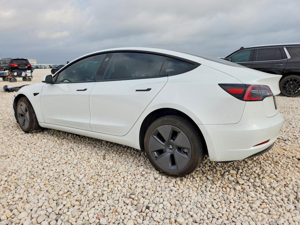 62534046 :رقم المزاد ، 5YJ3E1EB3NF107275 vin ، 2022 Tesla Model 3 مزاد بيع