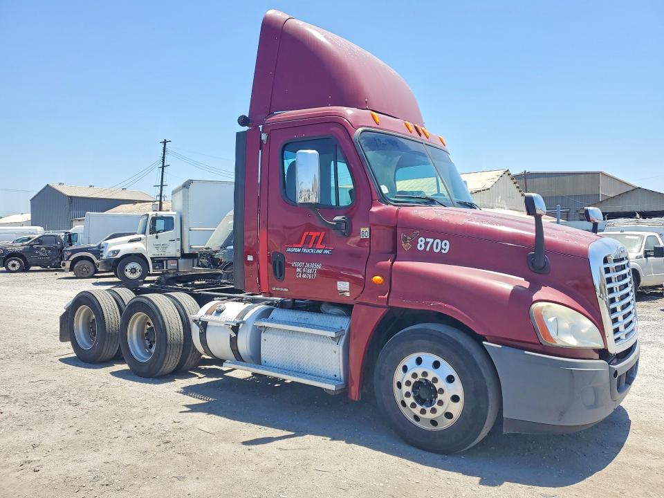 Продаж на аукціоні авто 2011 Freightliner Cascadia, vin: 1FUJGEDR6BLBB4129, номер лоту: 60299546