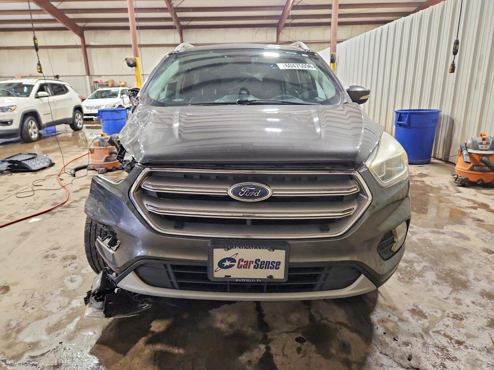 2017 Ford Escape მანქანა იყიდება აუქციონზე, vin: 1FMCU9J9XHUF09323, აუქციონის ნომერი: 60475096