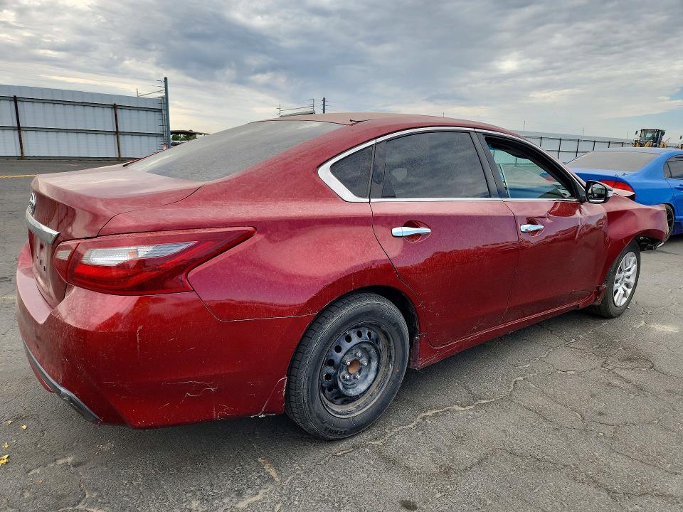 62059946 :رقم المزاد ، 1N4AL3AP3JC202426 vin ، 2018 Nissan Altima مزاد بيع