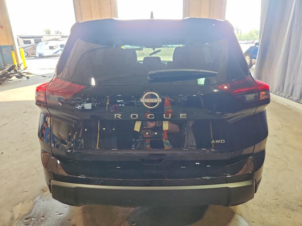 85769705 :رقم المزاد ، 5N1BT3AB7TC815490 vin ، 2026 Nissan Rogue مزاد بيع