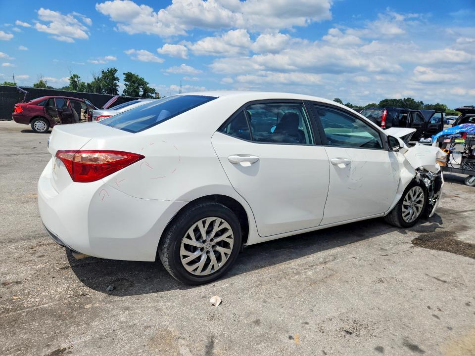59664766 :رقم المزاد ، 5YFBURHE4HP733851 vin ، 2017 Toyota Corolla مزاد بيع