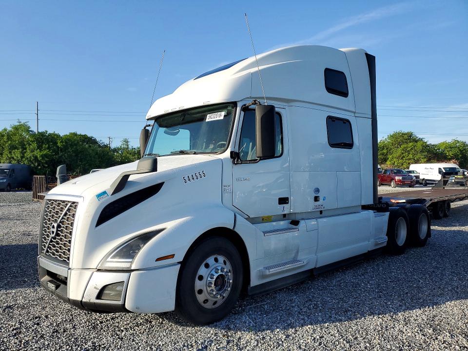 59232816 :رقم المزاد ، 4V4NC9EH9LN259825 vin ، 2020 Volvo Vnl مزاد بيع