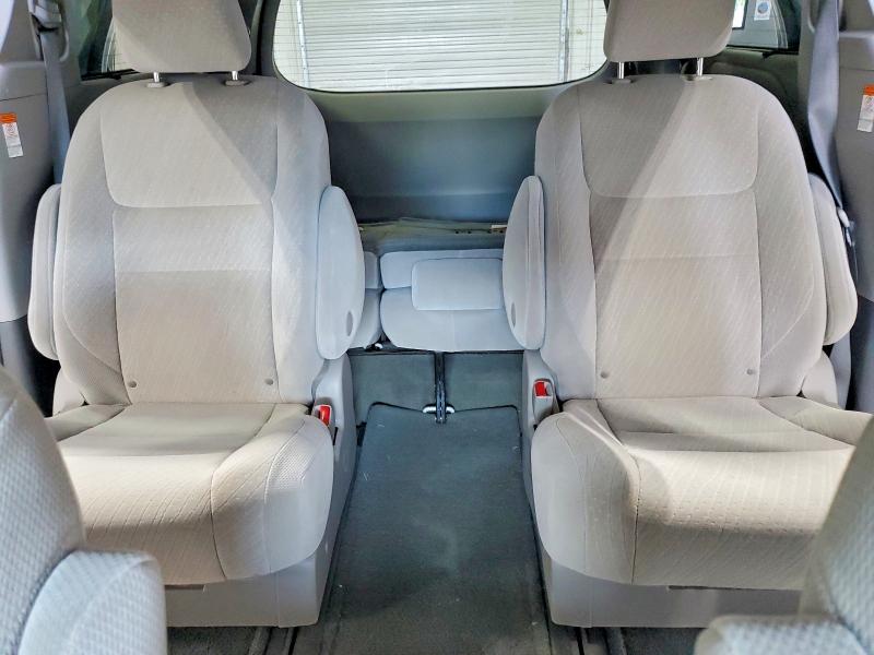 60561546 :رقم المزاد ، 5TDJZ3DCXHS167295 vin ، 2017 Toyota Sienna مزاد بيع