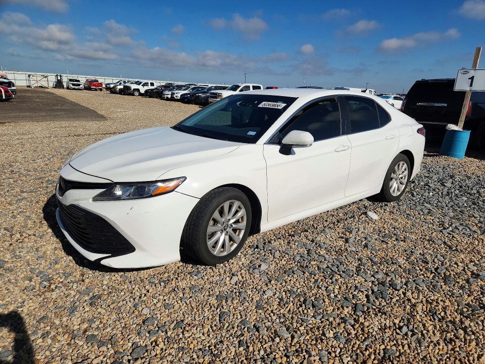 2018 Toyota Camry მანქანა იყიდება აუქციონზე, vin: 4T1B11HK0JU055653, აუქციონის ნომერი: 60569856