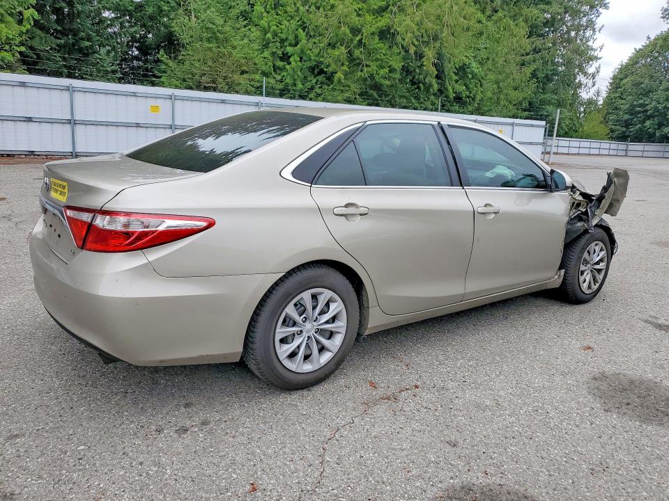 60202466 :رقم المزاد ، 4T4BF1FK8GR517377 vin ، 2016 Toyota Camry مزاد بيع