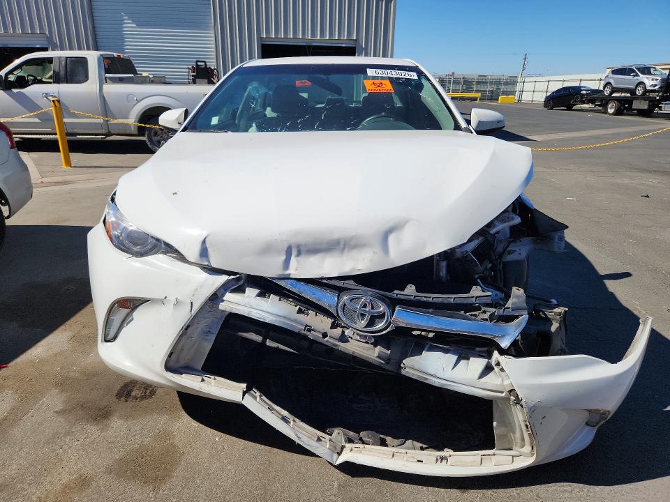 63043026 :رقم المزاد ، 4T1BF1FK4HU773303 vin ، 2017 Toyota Camry مزاد بيع