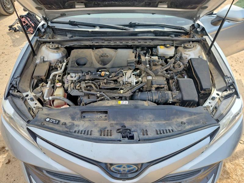 62099776 :رقم المزاد ، 4T1B21HK2JU500956 vin ، 2018 Toyota Camry Hybrid مزاد بيع