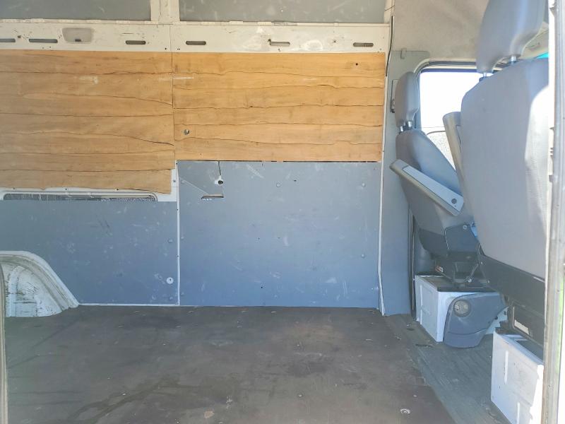 61578536 :رقم المزاد ، WD2PD644045610958 vin ، 2004 Dodge Sprinter مزاد بيع
