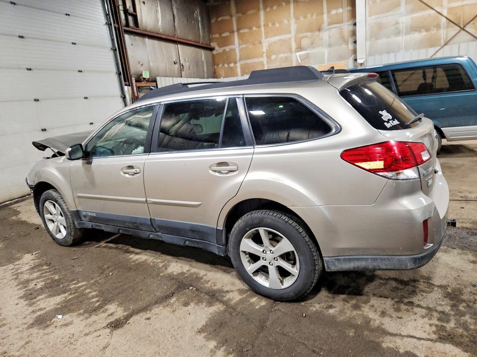62640726 :رقم المزاد ، 4S4BRBDC3E3244631 vin ، 2014 Subaru Outback مزاد بيع