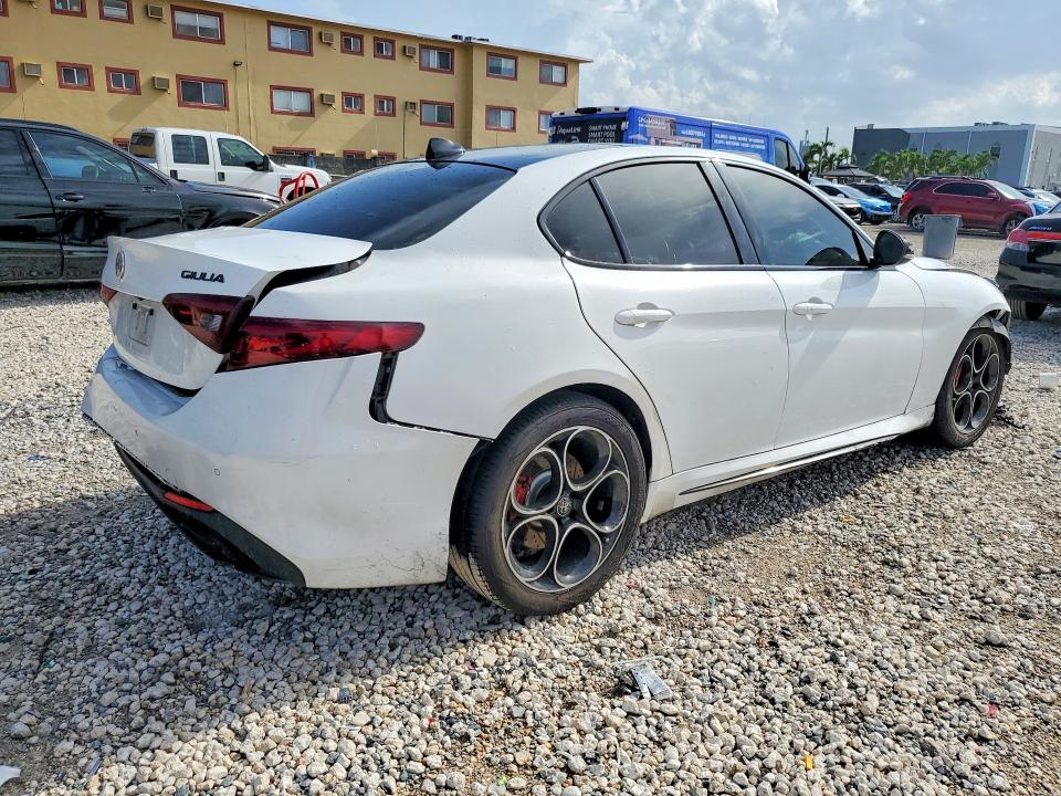 Продажа на аукционе авто 2021 Alfa Romeo Giulia, vin: ZARFANBN9M7640918, номер лота: 61067106