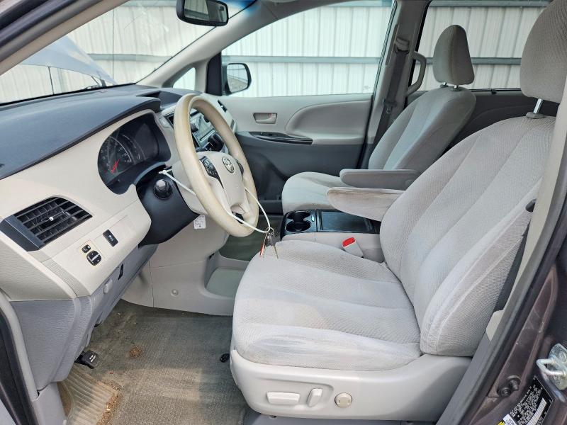 62760856 :رقم المزاد ، 5TDKK3DC6ES421878 vin ، 2014 Toyota Sienna مزاد بيع