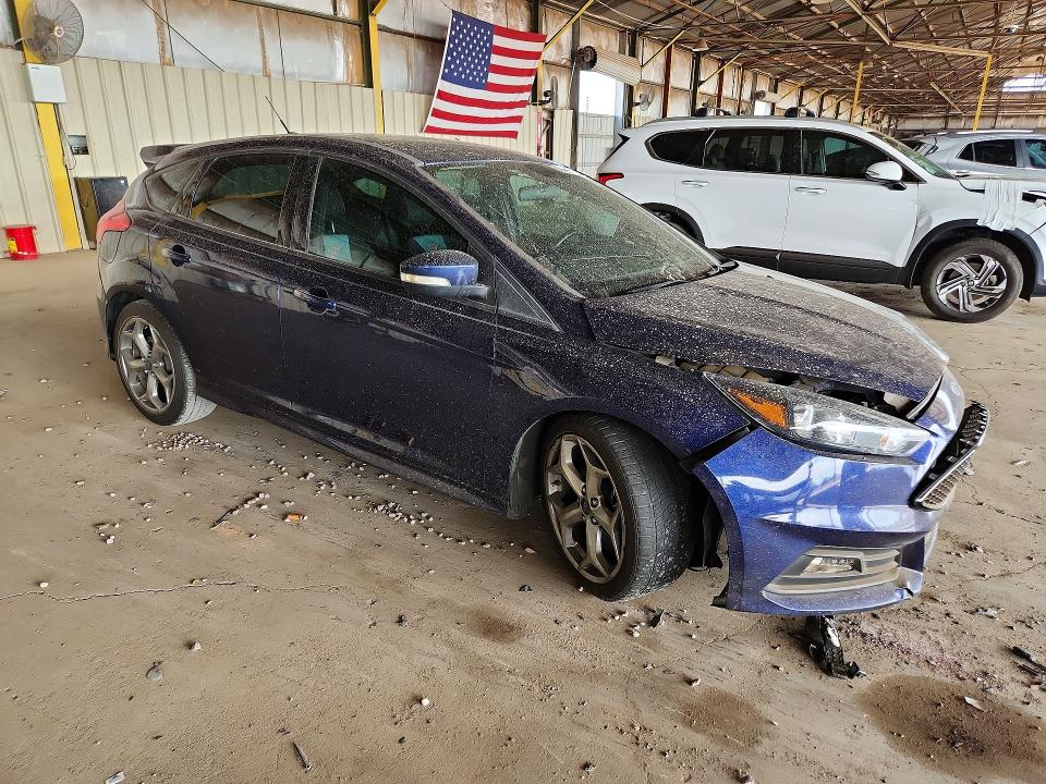 60985996 :رقم المزاد ، 1FADP3L93GL310537 vin ، 2016 Ford Focus مزاد بيع