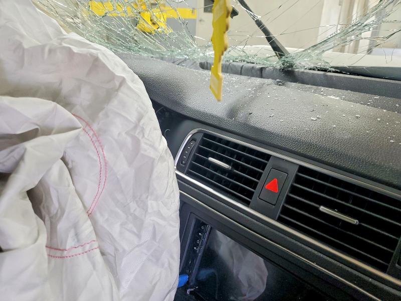 61103926 :رقم المزاد ، 3VWDP7AJ2DM353918 vin ، 2013 Volkswagen Jetta مزاد بيع