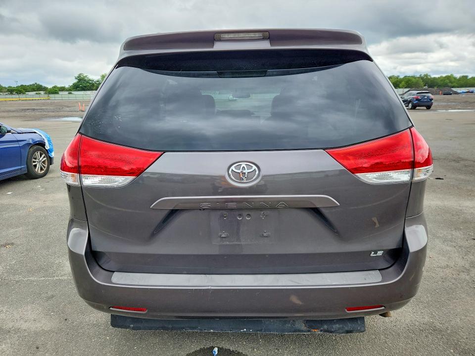 2013 Toyota Sienna მანქანა იყიდება აუქციონზე, vin: 5TDKK3DC3DS371908, აუქციონის ნომერი: 62880966
