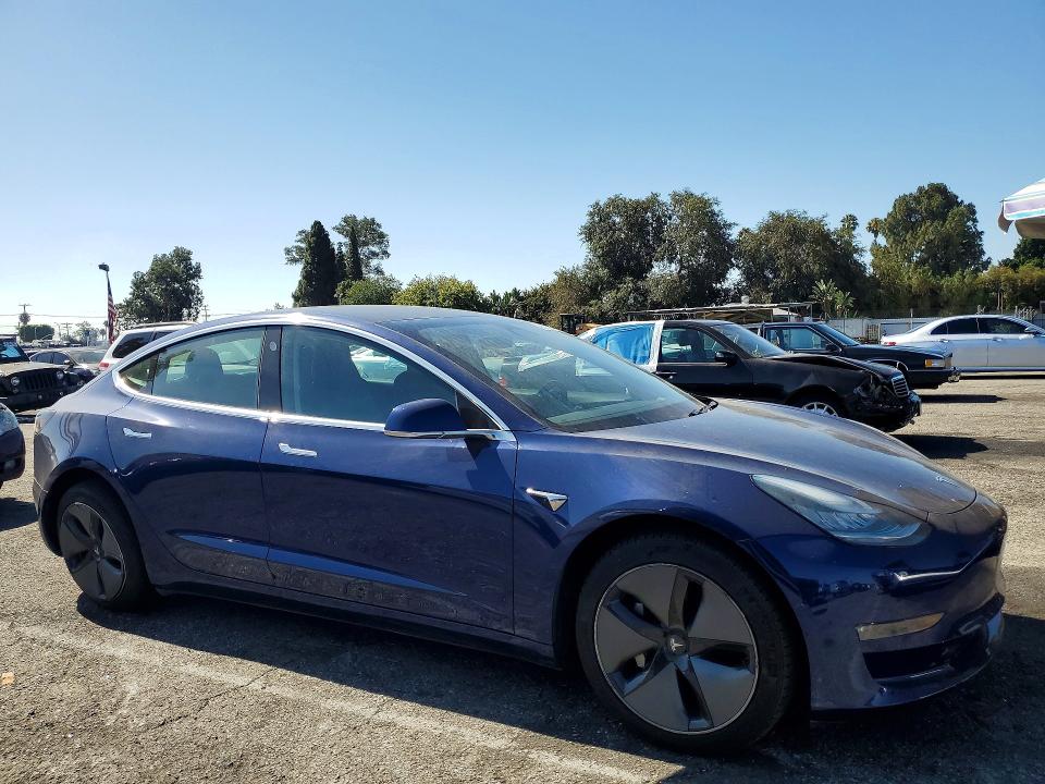 Продаж на аукціоні авто 2018 Tesla Model 3, vin: 5YJ3E1EA2JF161085, номер лоту: 58729926