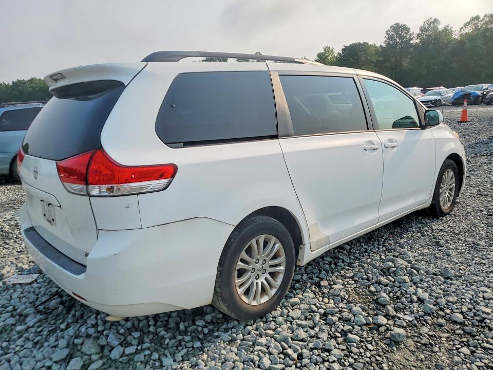 Продаж на аукціоні авто 2011 Toyota Sienna, vin: 5TDYK3DC9BS041357, номер лоту: 62099026