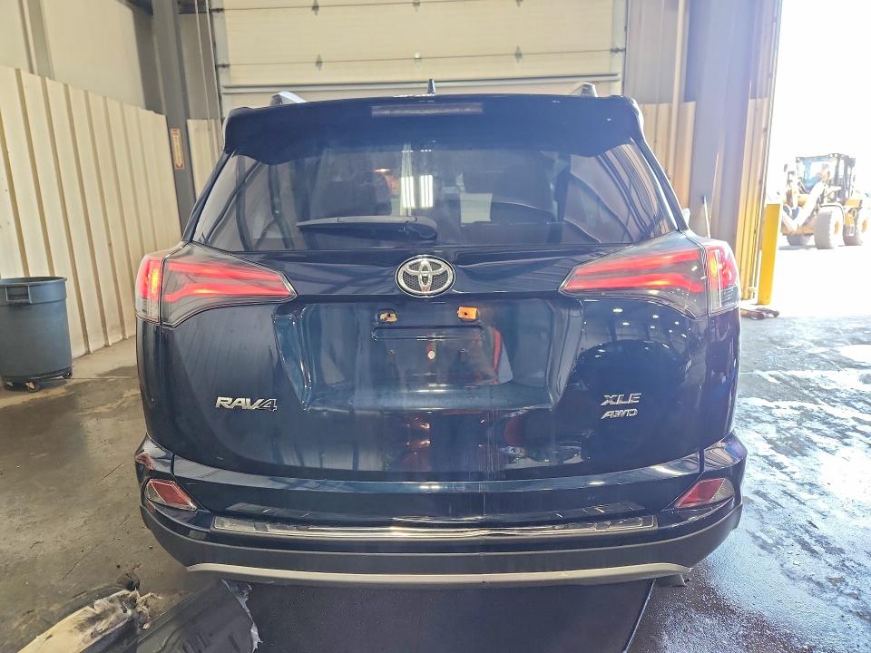 Aukcja sprzedaży 2018 Toyota Rav4, vin: JTMRFREV6JJ245556, numer aukcji: 62483866