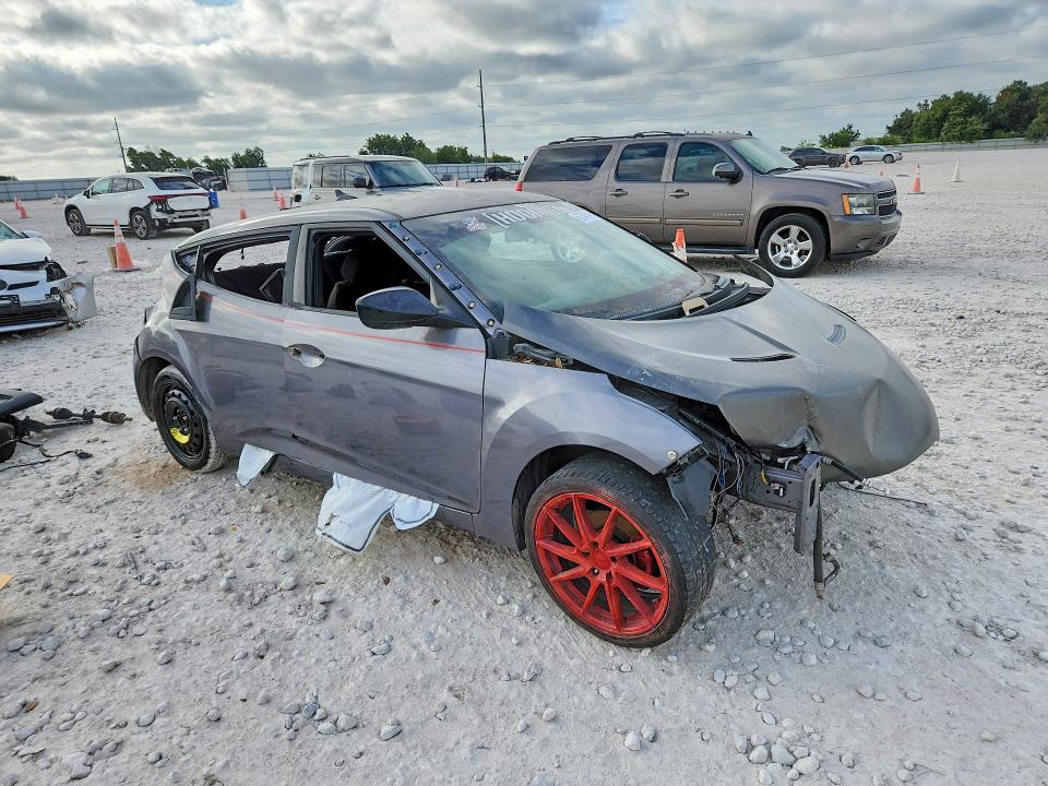 2013 Hyundai Veloster მანქანა იყიდება აუქციონზე, vin: KMHTC6AD9DU166990, აუქციონის ნომერი: 62346946