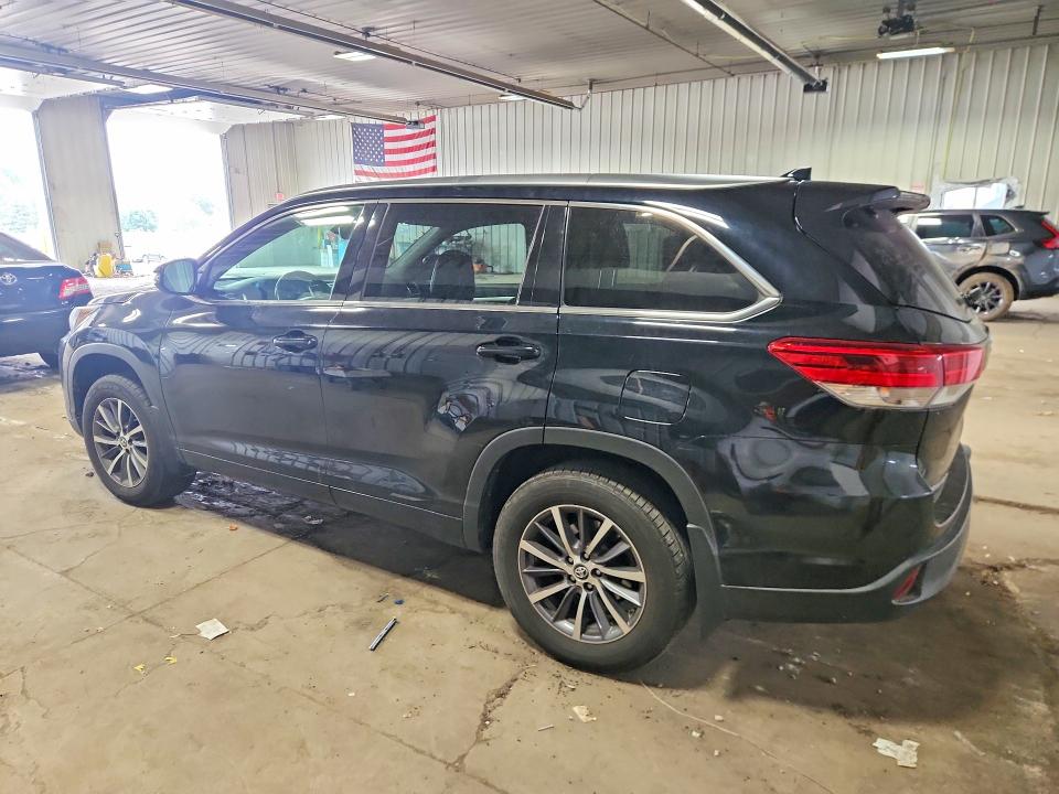 2017 Toyota Highlander მანქანა იყიდება აუქციონზე, vin: 5TDJZRFH7HS449132, აუქციონის ნომერი: 61506016