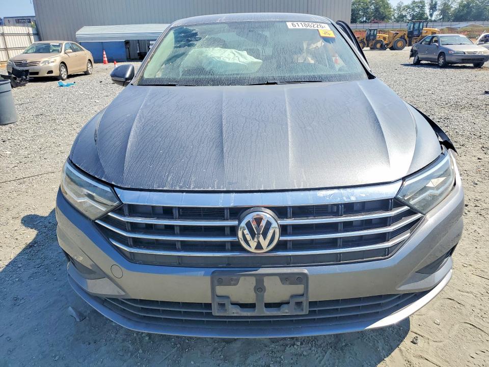 61186226 :رقم المزاد ، 3VWN57BU2KM090359 vin ، 2019 Volkswagen Jetta مزاد بيع