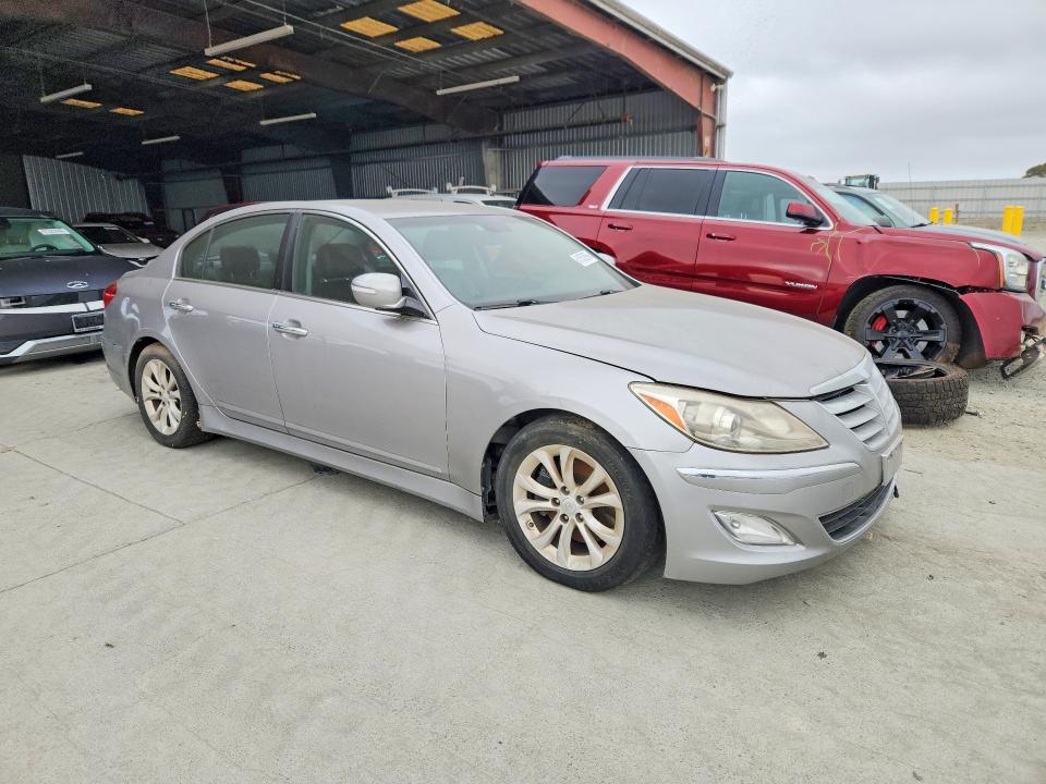 2013 Hyundai Genesis მანქანა იყიდება აუქციონზე, vin: KMHGC4DD2DU242647, აუქციონის ნომერი: 61582896