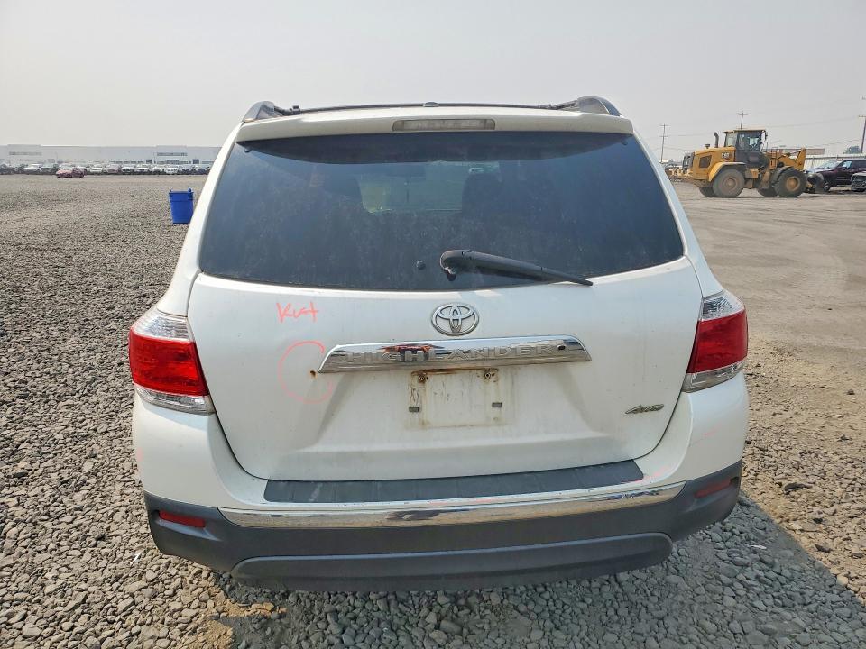 61764966 :رقم المزاد ، 5TDBK3EH1BS075681 vin ، 2011 Toyota Highlander مزاد بيع