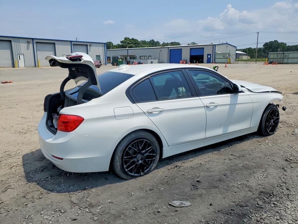 63233786 :رقم المزاد ، WBA3A5C53DF352083 vin ، 2013 Bmw 328 مزاد بيع