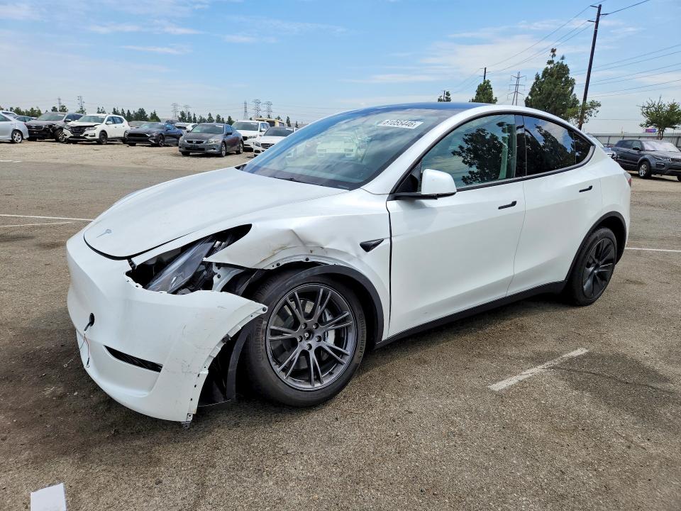61055446 :رقم المزاد ، 7SAYGDEEXRF167266 vin ، 2024 Tesla Model Y مزاد بيع