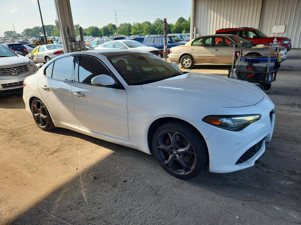 2017 Alfa Romeo Giulia მანქანა იყიდება აუქციონზე, vin: ZARFAEEN6H7549302, აუქციონის ნომერი: 60394726