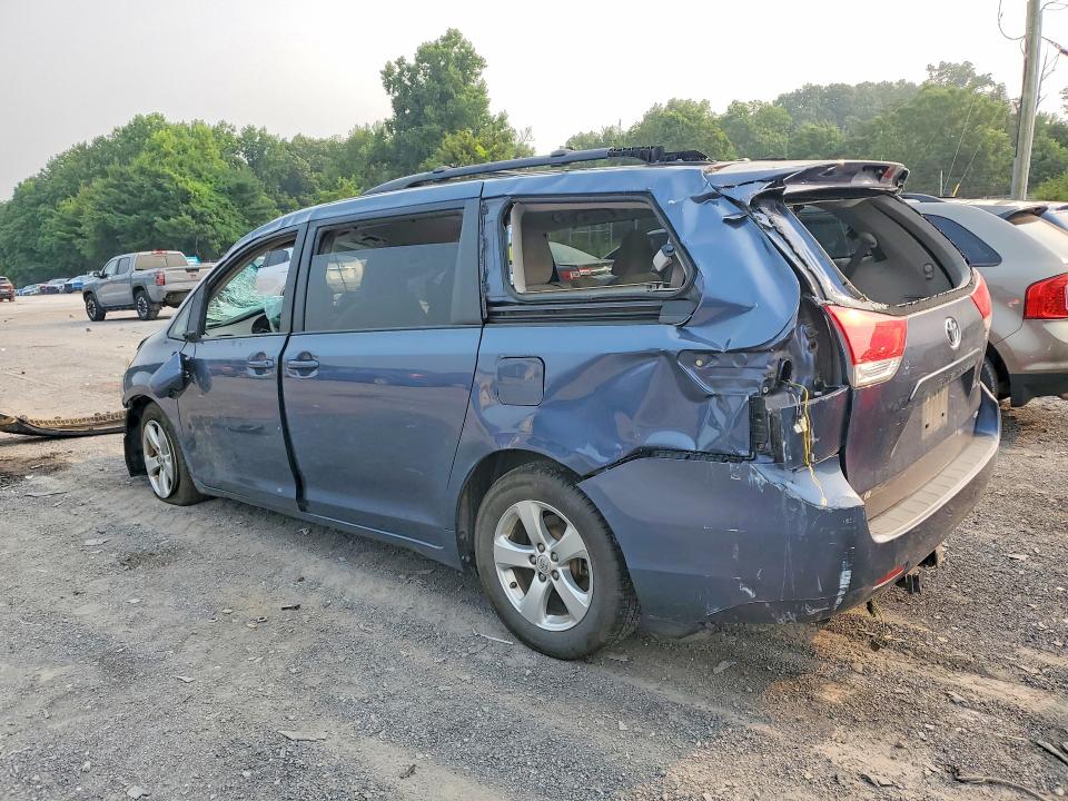 2013 Toyota Sienna მანქანა იყიდება აუქციონზე, vin: 5TDKK3DC9DS404992, აუქციონის ნომერი: 60461216