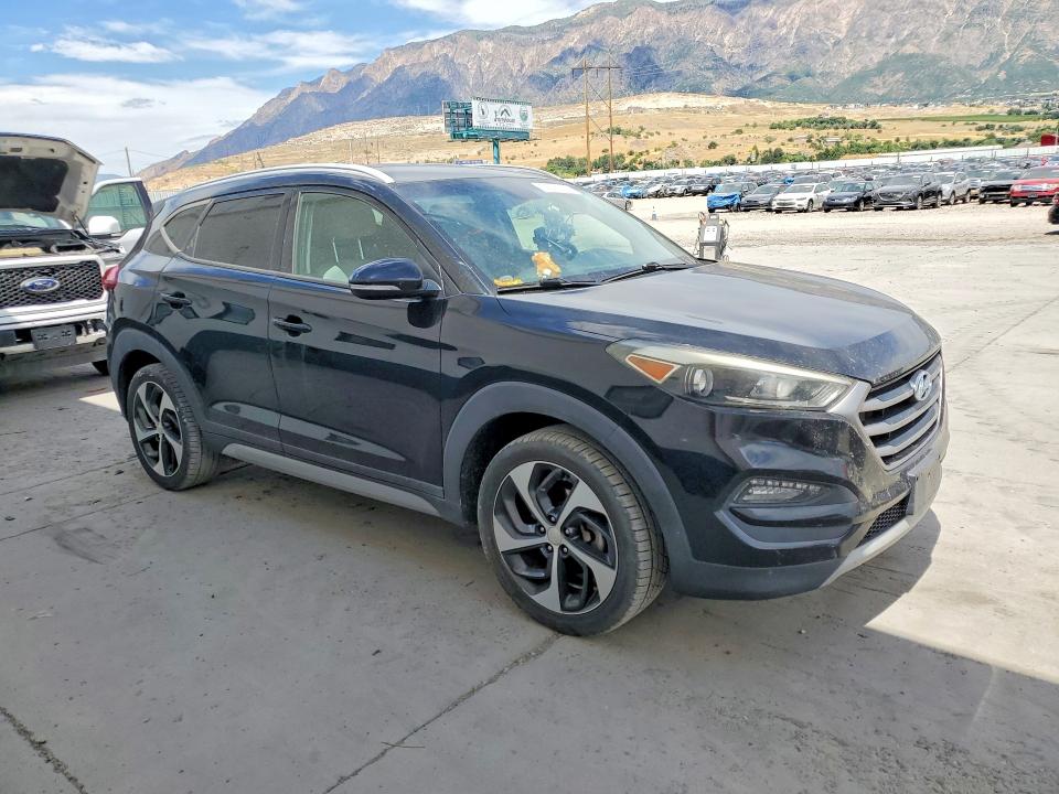 2017 Hyundai Tucson მანქანა იყიდება აუქციონზე, vin: KM8J3CA27HU274339, აუქციონის ნომერი: 59391706