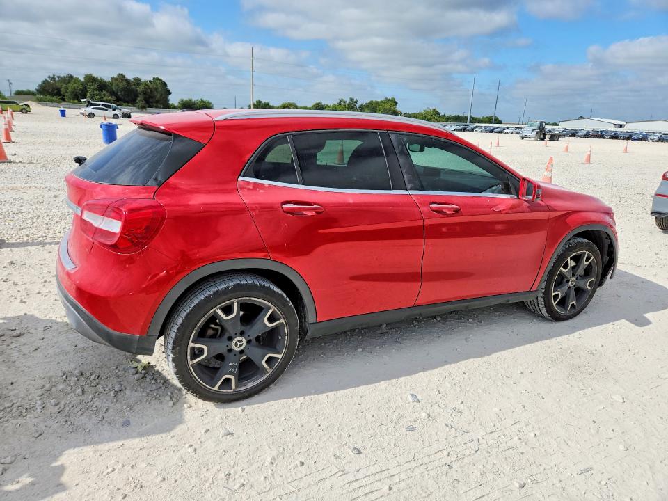 62685606 :رقم المزاد ، WDCTG4EB0LU023456 vin ، 2020 Mercedes-benz Gla مزاد بيع