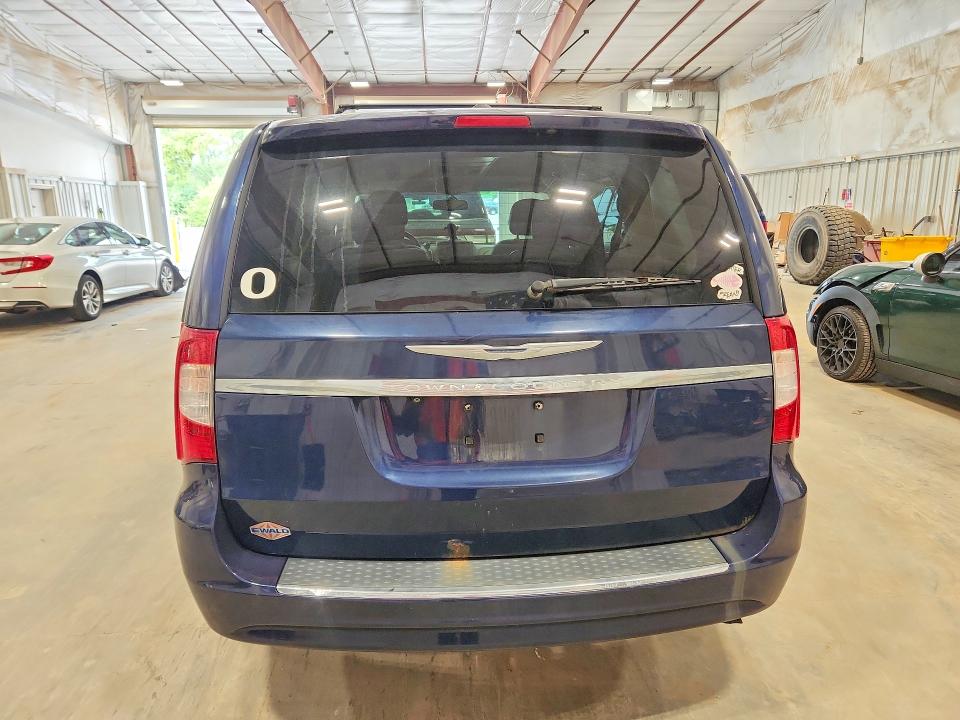 63351376 :رقم المزاد ، 2C4RC1BG0FR583134 vin ، 2015 Chrysler Town & Country مزاد بيع