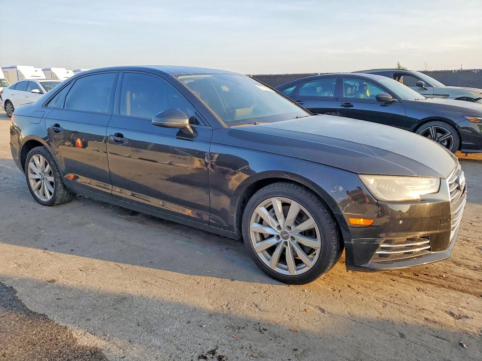 Продаж на аукціоні авто 2017 Audi A4, vin: WAUANAF40HN007631, номер лоту: 62754346