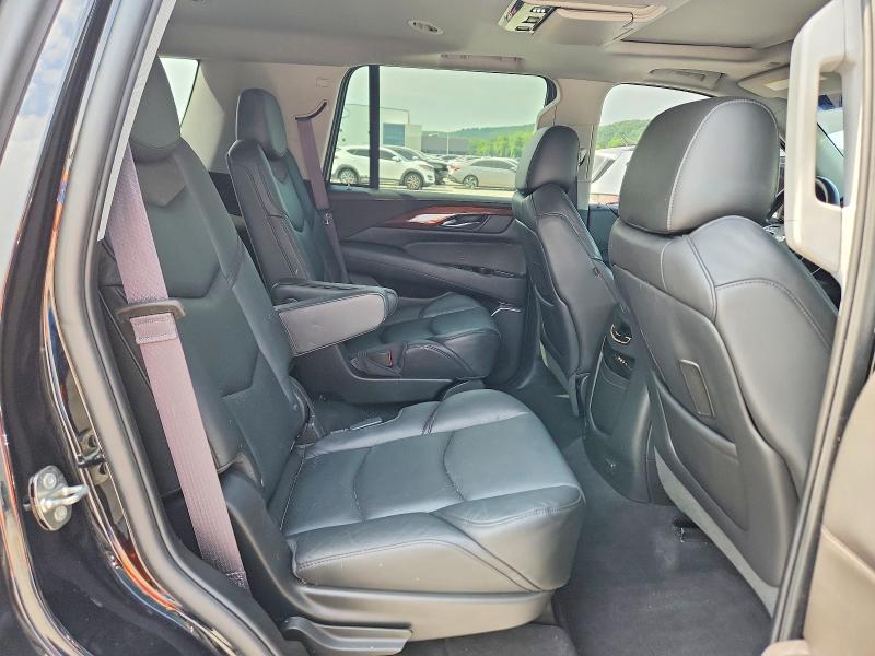 60797996 :رقم المزاد ، 1GYS4CKJ6GR102598 vin ، 2016 Cadillac Escalade مزاد بيع