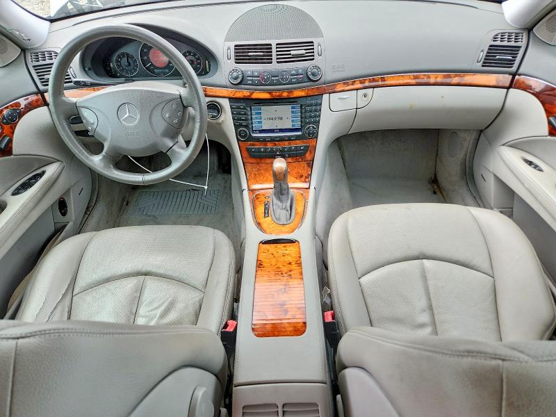 62636776 :رقم المزاد ، WDBUF82JX5X173784 vin ، 2005 Mercedes-benz E مزاد بيع