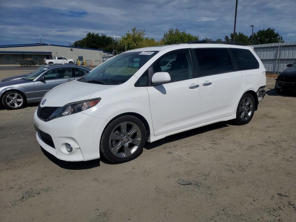 Продажа на аукционе авто 2014 Toyota Sienna, vin: 5TDXK3DC9ES500239, номер лота: 61727916