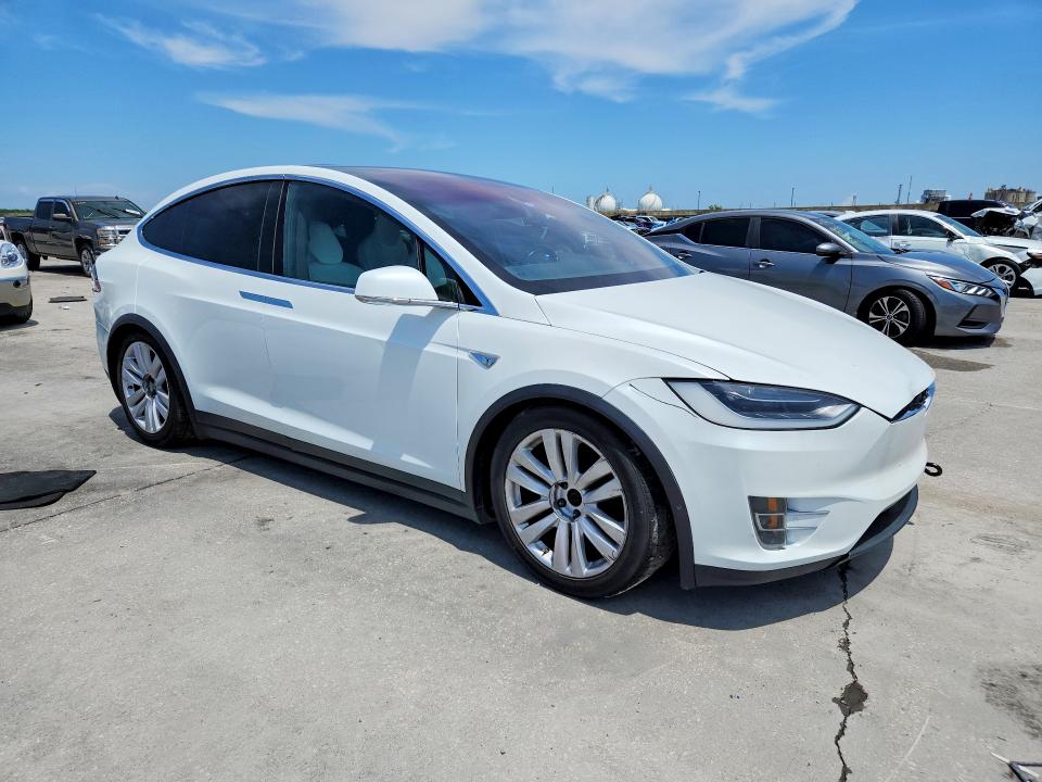 60067056 :رقم المزاد ، 5YJXCBE24GF012790 vin ، 2016 Tesla Model X مزاد بيع