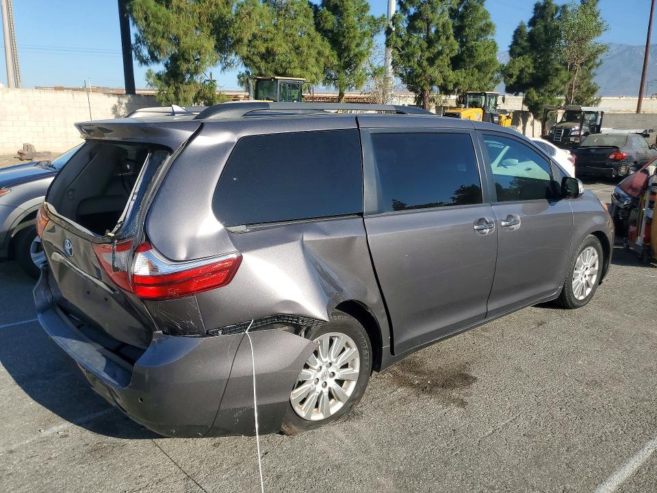 59399136 :رقم المزاد ، 5TDYK3DC5FS682396 vin ، 2015 Toyota Sienna مزاد بيع