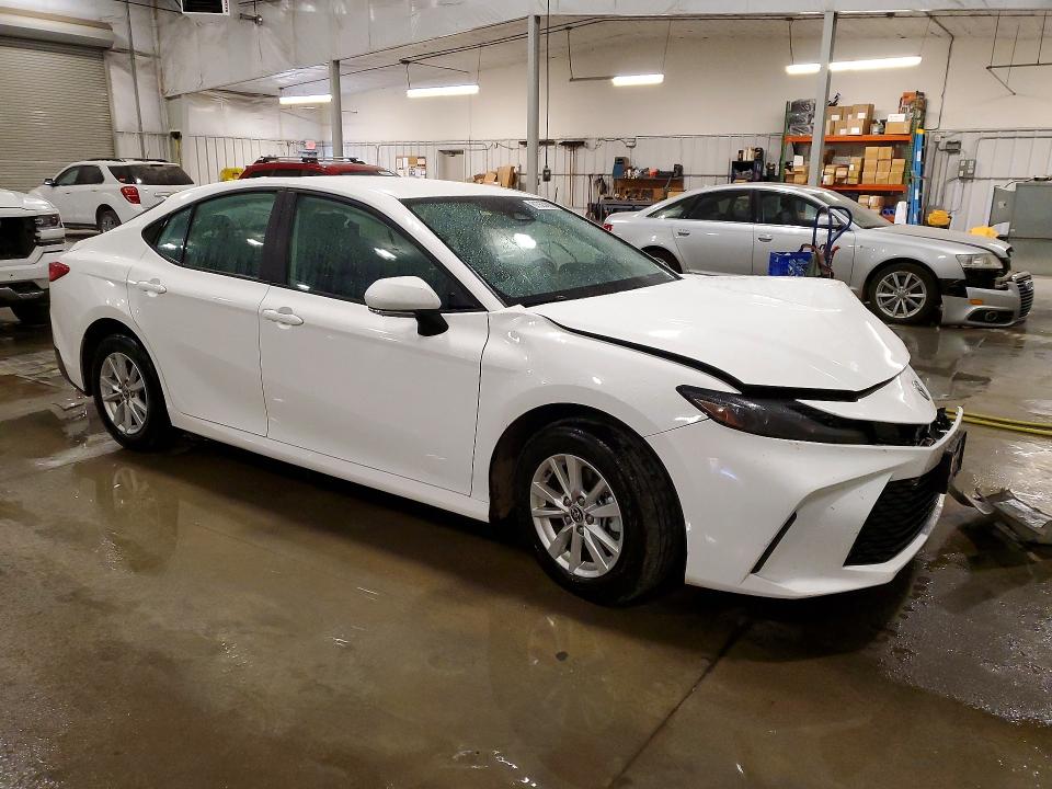 61923026 :رقم المزاد ، 4T1DBADK8SU015026 vin ، 2025 Toyota Camry مزاد بيع