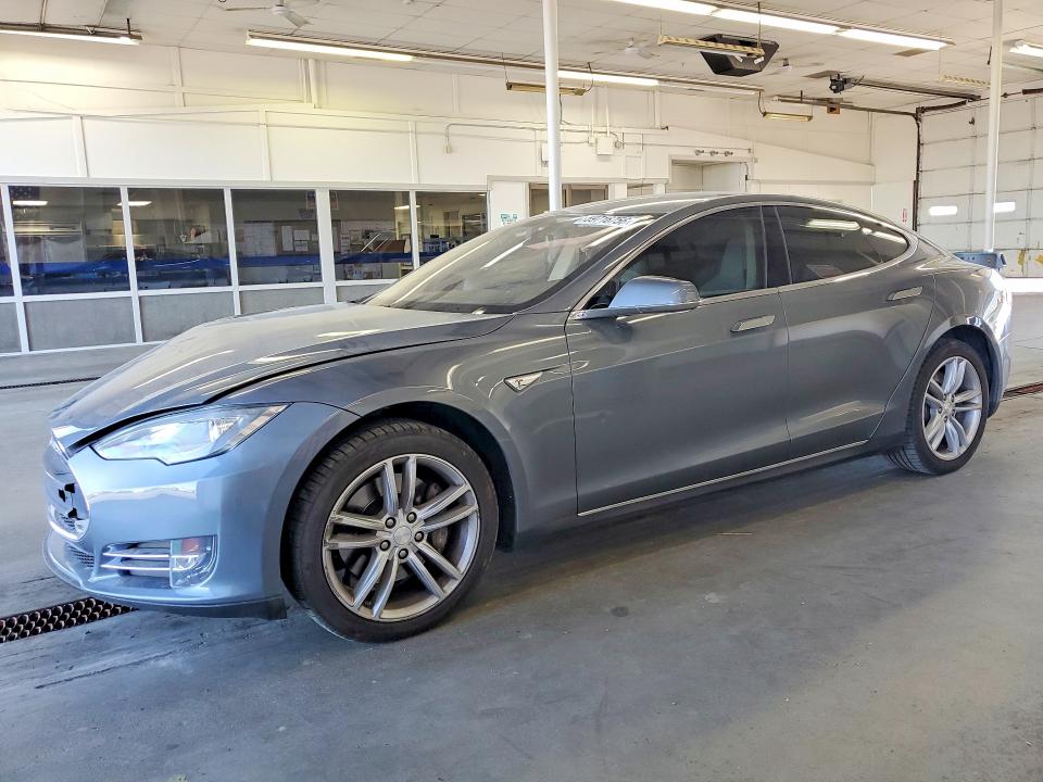 59716756 :رقم المزاد ، 5YJSA1CN8DFP26294 vin ، 2013 Tesla Model S مزاد بيع