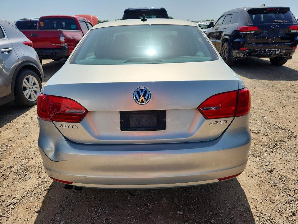 59024406 :رقم المزاد ، 3VWDZ7AJXBM098488 vin ، 2011 Volkswagen Jetta مزاد بيع