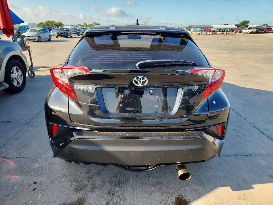 59218556 :رقم المزاد ، NMTKHMBX1JR015333 vin ، 2018 Toyota C-hr مزاد بيع