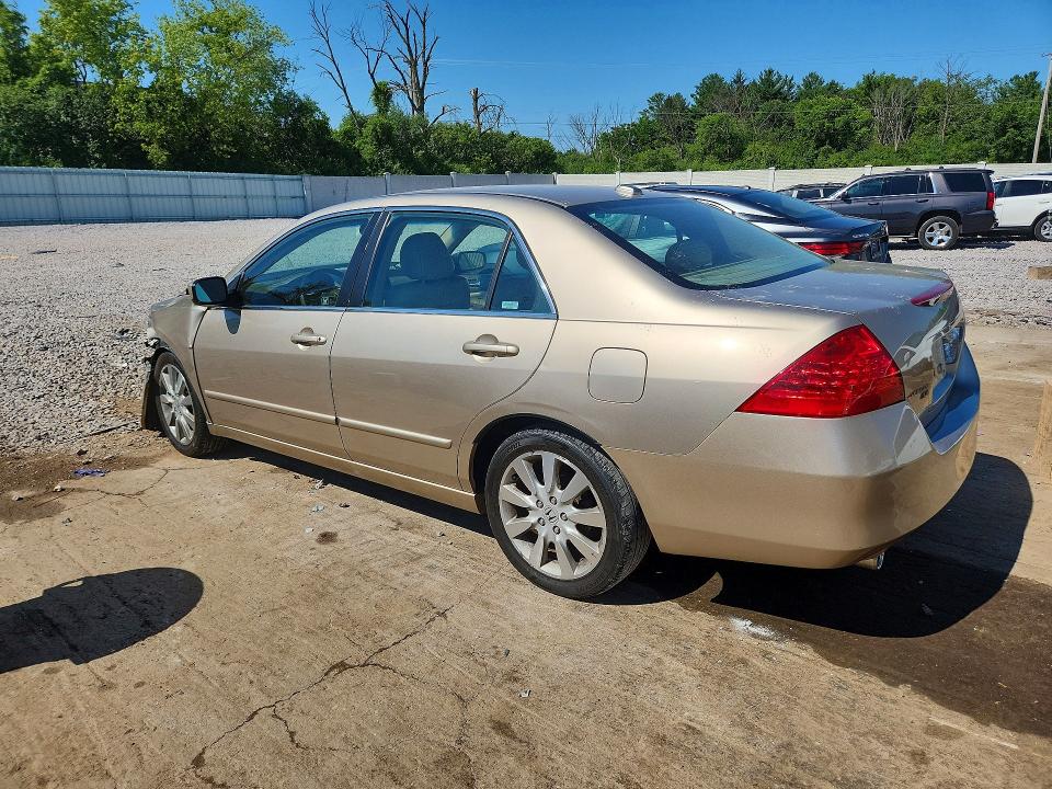 62984666 :رقم المزاد ، 1HGCM66517A040844 vin ، 2007 Honda Accord مزاد بيع