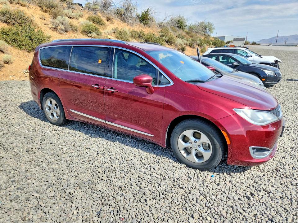 Продаж на аукціоні авто 2017 Chrysler Pacifica, vin: 2C4RC1EG4HR643981, номер лоту: 61579926
