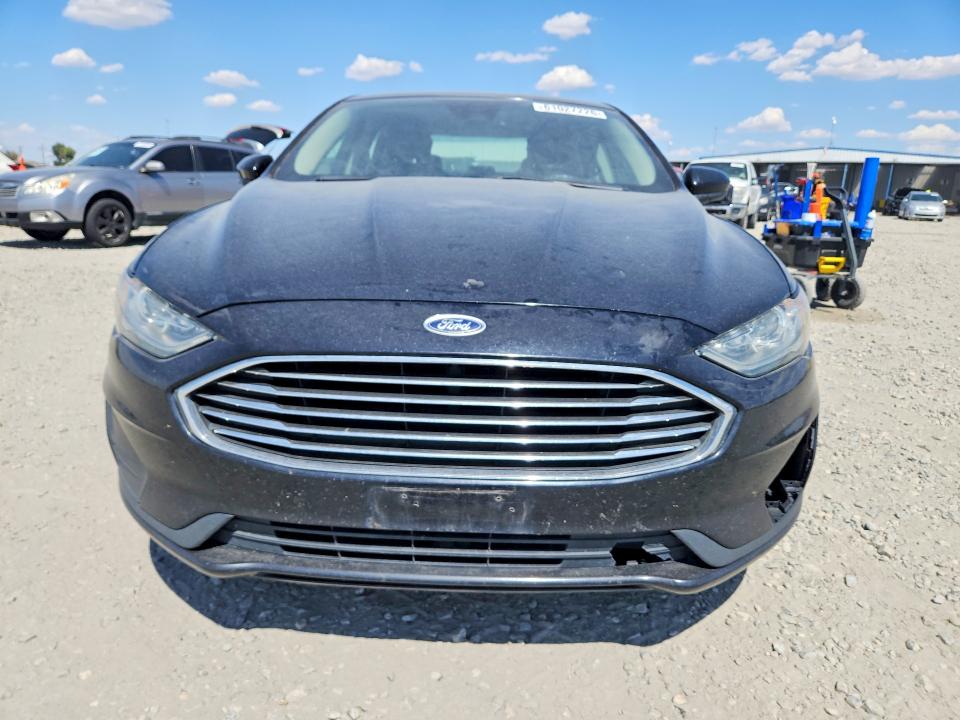61027226 :رقم المزاد ، 3FA6P0LU5KR143801 vin ، 2019 Ford Fusion مزاد بيع