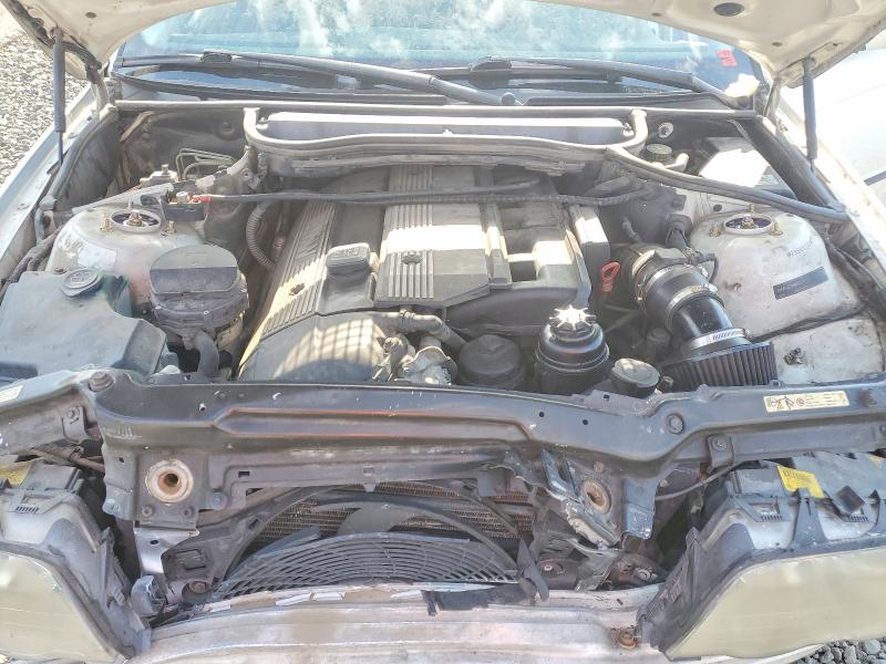 61066086 :رقم المزاد ، WBAAV53461JS96877 vin ، 2001 Bmw 330 مزاد بيع
