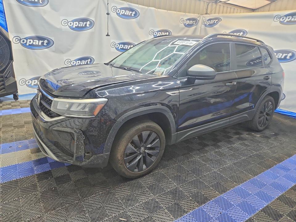 Продажа на аукционе авто 2022 Volkswagen Taos, vin: 3VVDX7B20NM017049, номер лота: 61881876