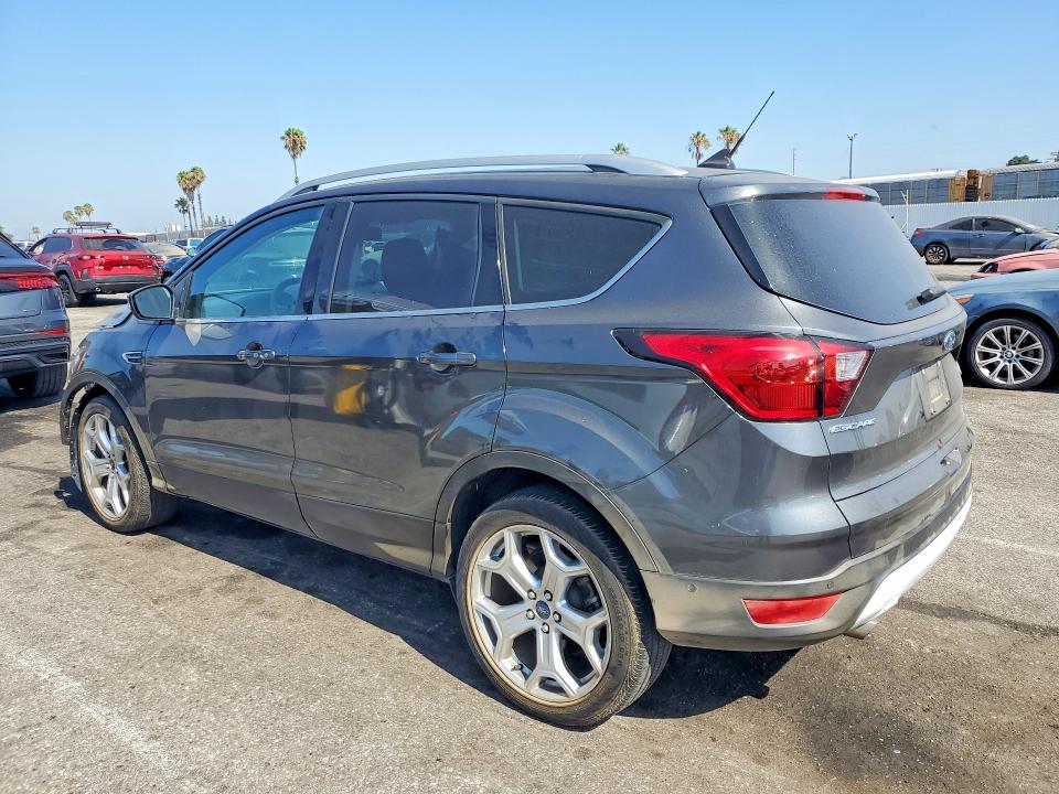 Продажа на аукционе авто 2019 Ford Escape, vin: 1FMCU0J91KUB79218, номер лота: 63336256